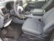 ✅ 2024 Ford F-150 Lightning XLT • VIN: 1FTVW3LK5RWG25250 • Lot: 42121695. Wystawiony na Copart z przebiegiem 492 mil. Bezpłatny archiwum sprzedaży aukcyjnych z USA i szczegółowy raport historii pojazdu na DreamBid. Zdjęcie 7.