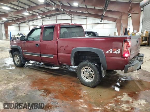 ✅ 2005 Chevrolet Silverado 2500HD LT • VIN: 1GCHK29UX5E169743 • Лот: 84625804. Опубликован ранее на Copart с пробегом 174 511 миль. Бесплатный доступ к архиву аукционных продаж из США и подробный отчёт об истории автомобиля на DreamBid. Изображение 2.