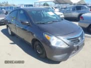 ✅ 2015 Nissan Versa S • VIN: 3N1CN7AP5FL942482 • Лот: 43471939. Опубликован ранее на IAAI с пробегом 162 889 миль. Бесплатный доступ к архиву аукционных продаж из США и подробный отчёт об истории автомобиля на DreamBid. Изображение 1.