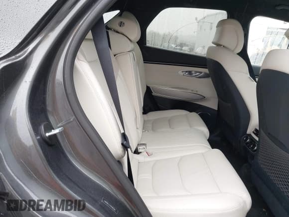 ✅ 2024 Genesis GV70 Advanced • VIN: 5NMMCET17RH002187 • Lot: 43432956. Listed on IAAI with 6,952 mi. Free auction sales archive from the USA and detailed vehicle history report at DreamBid. Image 8.