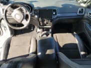 ✅ 2020 Jeep Grand Cherokee Laredo E • VIN: 1C4RJFAG9LC328636 • Lot: 81763175. Wystawiony na Copart z przebiegiem 40 581 mil. Bezpłatny archiwum sprzedaży aukcyjnych z USA i szczegółowy raport historii pojazdu na DreamBid. Zdjęcie 8.