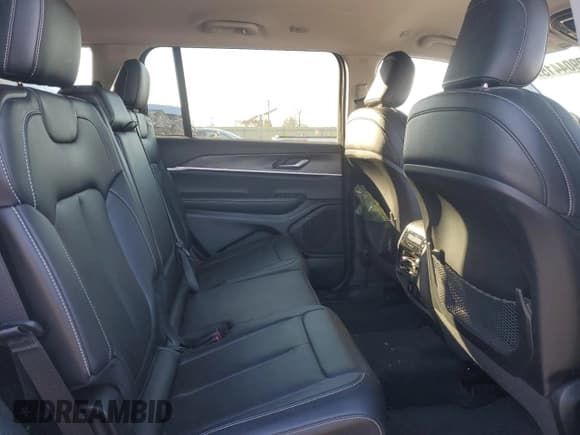 ✅ 2023 Jeep Grand Cherokee Limited • VIN: 1C4RJKBG3P8780405 • Lot: 89904415. Listed on Copart with 10,052 mi. Free auction sales archive from the USA and detailed vehicle history report at DreamBid. Image 11.