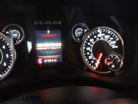 ✅ 2023 Ram 2500 Tradesman • VIN: 3C6UR5HJ0PG610057 • Lot: 42385008. Wystawiony na IAAI z przebiegiem 21 105 mil. Bezpłatny archiwum sprzedaży aukcyjnych z USA i szczegółowy raport historii pojazdu na DreamBid. Zdjęcie 7.