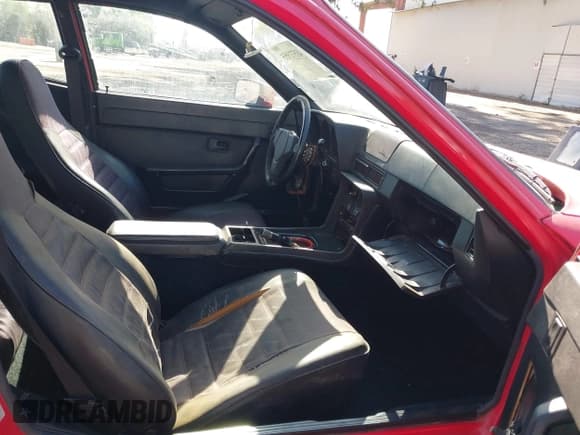 ✅ 1987 Porsche 924 • VIN: WP0AA092XHN453613 • Lot: 43571955. Wystawiony na IAAI z przebiegiem 25 376 mil. Bezpłatny archiwum sprzedaży aukcyjnych z USA i szczegółowy raport historii pojazdu na DreamBid. Zdjęcie 5.