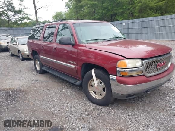 ✅ 2002 GMC Yukon XL SLT • VIN: 1GKFK16Z02J119278 • Lot: 42597999. Listed on IAAI with 234,383 mi. Free auction sales archive from the USA and detailed vehicle history report at DreamBid. Image 1.