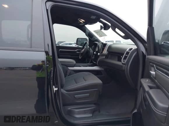 2024 Ram 1500 Big Horn с VIN 1C6SRFFT4RN143883, выставлен на аукционе IAAI как лот 41741909 с пробегом 15 920 миль миль и . История ставок и продаж доступна на DreamBid. Изображение 5.