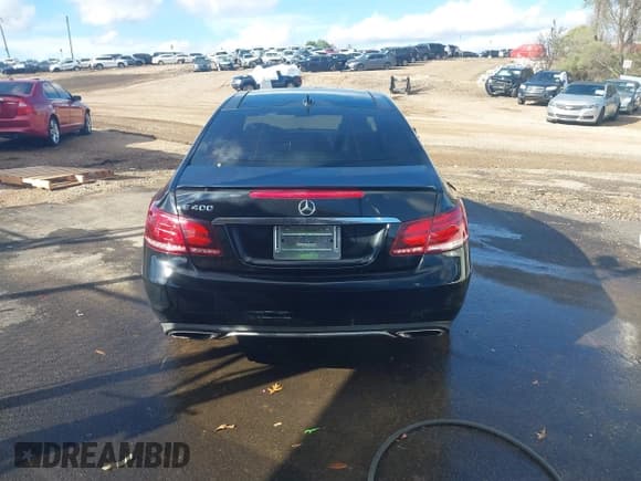 ✅ 2015 Mercedes-Benz E 400 • VIN: WDDKJ6HB5FF305519 • Lot: 43696240. Wystawiony na IAAI z przebiegiem Nie podano. Bezpłatny archiwum sprzedaży aukcyjnych z USA i szczegółowy raport historii pojazdu na DreamBid. Zdjęcie 16.