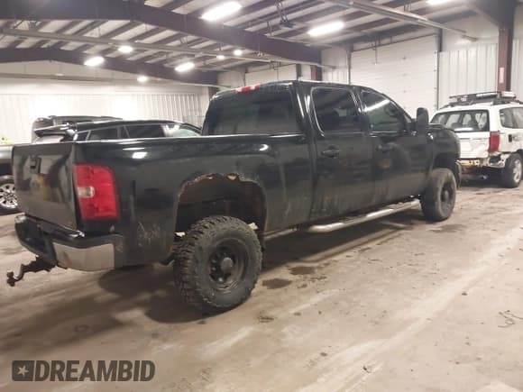 ✅ 2007 Chevrolet Silverado 2500HD 1LT • VIN: 1GCHC23K87F534566 • Lot: 41212539. Wystawiony na IAAI z przebiegiem 92 703 mil. Bezpłatny archiwum sprzedaży aukcyjnych z USA i szczegółowy raport historii pojazdu na DreamBid. Zdjęcie 4.