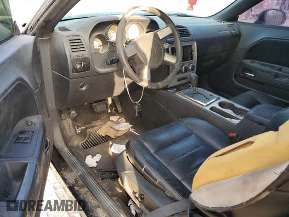 ✅ 2010 Dodge Challenger SE • VIN: 2B3CJ4DV2AH184041 • Lot: 78199344. Wystawiony na Copart z przebiegiem 225 838 mil. Bezpłatny archiwum sprzedaży aukcyjnych z USA i szczegółowy raport historii pojazdu na DreamBid. Zdjęcie 8.