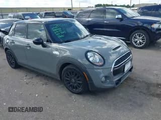 ✅ 2015 MINI Hardtop 4 Door S • VIN: WMWXU3C54F2B56552 • Lot: 42601739. Wystawiony na IAAI z przebiegiem 118 890 mil. Bezpłatny archiwum sprzedaży aukcyjnych z USA i szczegółowy raport historii pojazdu na DreamBid. Zdjęcie 1.