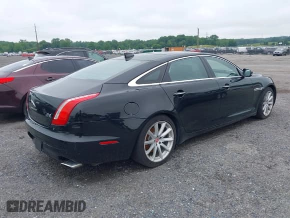 ✅ 2016 Jaguar XJ Portfolio • VIN: SAJWJ2GD0G8V97045 • Lot: 42410272. Listed on IAAI with 101,116 mi. Free auction sales archive from the USA and detailed vehicle history report at DreamBid. Image 4.
