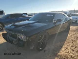2019 Dodge Challenger R/T Scat Pack z VIN 2C3CDZFJ7KH707038, wystawiony jako Copart lot #89851825 z przebiegiem 79 913 mil mil oraz Szkoda całkowita • Salvage title. Historia ofert i sprzedaży dostępna na DreamBid. Obrazek 1.