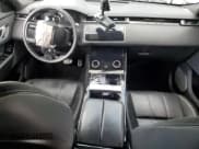 ✅ 2019 Land Rover Range Rover Velar R-Dynamic SE • VIN: SALYL2EV9KA787000 • Lot: 68142935. Wystawiony na Copart z przebiegiem 54 441 mil. Bezpłatny archiwum sprzedaży aukcyjnych z USA i szczegółowy raport historii pojazdu na DreamBid. Zdjęcie 8.