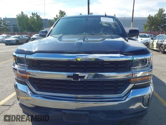 ✅ 2018 Chevrolet Silverado 1500 LT • VIN: 3GCPCREC9JG613213 • Lot: 43462577. Wystawiony na IAAI z przebiegiem 63 389 mil. Bezpłatny archiwum sprzedaży aukcyjnych z USA i szczegółowy raport historii pojazdu na DreamBid. Zdjęcie 12.