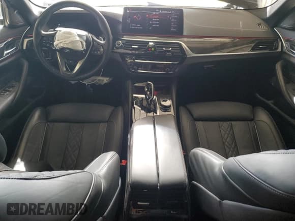 ✅ 2022 BMW 5 Series 540i xDrive • VIN: WBA73BJ07NWX61951 • Lot: 91472855. Wystawiony na Copart z przebiegiem Nie podano. Bezpłatny archiwum sprzedaży aukcyjnych z USA i szczegółowy raport historii pojazdu na DreamBid. Zdjęcie 8.