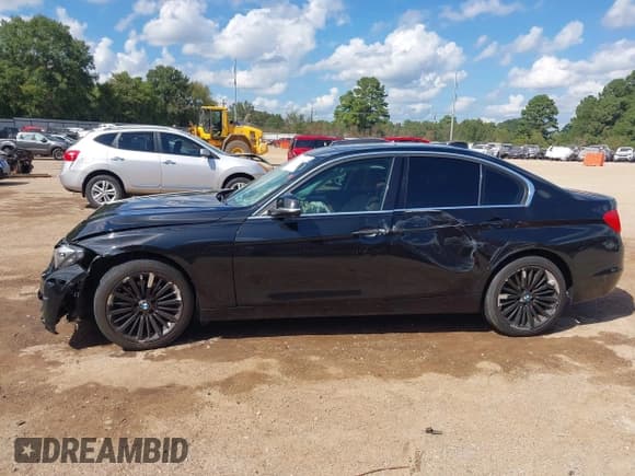 ✅ 2015 BMW 3 Series 328i • VIN: WBA3A5C59FF606706 • Lot: 43284667. Listed on IAAI with 159,668 mi. Free auction sales archive from the USA and detailed vehicle history report at DreamBid. Image 14.
