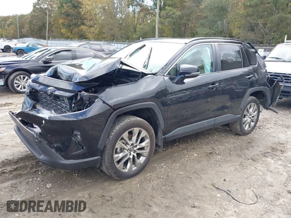 ✅ 2024 Toyota RAV4 XLE Premium • VIN: 2T3C1RFV7RW317400 • Lot: 43571076. Wystawiony na IAAI z przebiegiem 20 215 mil. Bezpłatny archiwum sprzedaży aukcyjnych z USA i szczegółowy raport historii pojazdu na DreamBid. Zdjęcie 2.