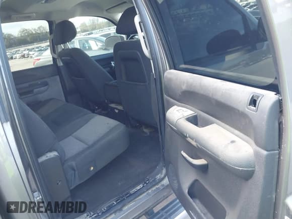 ✅ 2013 Chevrolet Silverado 1500 LT • VIN: 3GCPKSE77DG125766 • Лот: 43628365. Опубликован ранее на IAAI с пробегом 81 215 миль. Бесплатный доступ к архиву аукционных продаж из США и подробный отчёт об истории автомобиля на DreamBid. Изображение 8.