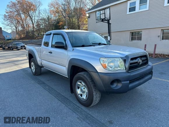 ✅ 2008 Toyota Tacoma • VIN: 5TEUU42NX8Z529862 • Lot: 79704744. Listed on Copart with 164,239 mi. Free auction sales archive from the USA and detailed vehicle history report at DreamBid. Image 4.