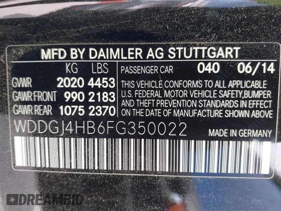 ✅ 2015 Mercedes-Benz C 250 • VIN: WDDGJ4HB6FG350022 • Lot: 42552333. Wystawiony na IAAI z przebiegiem 135 827 mil. Bezpłatny archiwum sprzedaży aukcyjnych z USA i szczegółowy raport historii pojazdu na DreamBid. Zdjęcie 9.