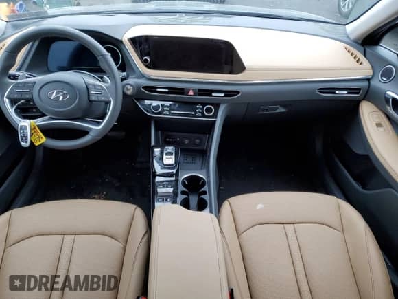 2023 Hyundai Sonata Limited с VIN KMHL54JJXPA056024, выставлен на аукционе Copart как лот 39014623 с пробегом 646 миль миль и . История ставок и продаж доступна на DreamBid. Изображение 8.