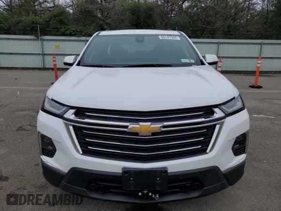 ✅ 2023 Chevrolet Traverse LT Cloth • VIN: 1GNERGKWXPJ175177 • Lot: 66147504. Wystawiony na Copart z przebiegiem 22 893 mil. Bezpłatny archiwum sprzedaży aukcyjnych z USA i szczegółowy raport historii pojazdu na DreamBid. Zdjęcie 5.