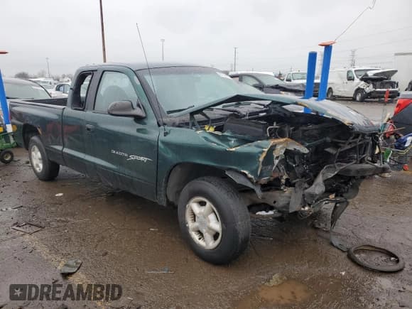 ✅ 1999 Dodge Dakota SLT • VIN: 1B7GL22X3XS146094 • Lot: 87351634. Wystawiony na Copart z przebiegiem 217 681 mil. Bezpłatny archiwum sprzedaży aukcyjnych z USA i szczegółowy raport historii pojazdu na DreamBid. Zdjęcie 4.