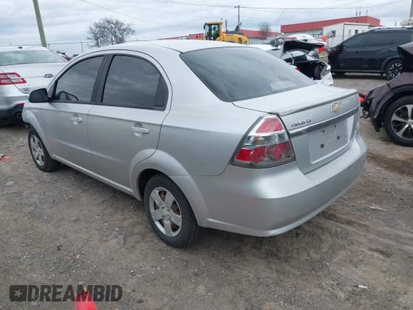 ✅ 2011 Chevrolet Aveo 1LT • VIN: KL1TD5DE8BB131406 • Lot: 41843140. Wystawiony na IAAI z przebiegiem 74 012 mil. Bezpłatny archiwum sprzedaży aukcyjnych z USA i szczegółowy raport historii pojazdu na DreamBid. Zdjęcie 3.