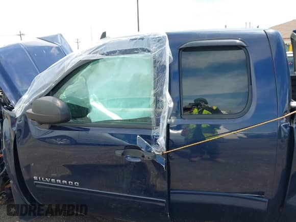 ✅ 2011 Chevrolet Silverado 1500 LS • VIN: 1GCRKREA1BZ252507 • Lot: 42136484. Wystawiony na IAAI z przebiegiem 212 211 mil mil. Skorzystaj z bezpłatnego archiwum sprzedaży aukcyjnych z USA i zobacz szczegółowy raport historii pojazdu na DreamBid. Zdjęcie 14.