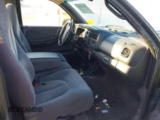 ✅ 1999 Dodge Dakota • VIN: 1B7GG26XXXS202143 • Lot: 41286808. Wystawiony na IAAI z przebiegiem 164 781 mil. Bezpłatny archiwum sprzedaży aukcyjnych z USA i szczegółowy raport historii pojazdu na DreamBid. Zdjęcie 5.