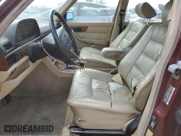 ✅ 1991 Mercedes-Benz 300 SE • VIN: WDBCA24D6MA588990 • Лот: 68976685. Опубликован ранее на Copart с пробегом 163 383 миль. Бесплатный доступ к архиву аукционных продаж из США и подробный отчёт об истории автомобиля на DreamBid. Изображение 7.
