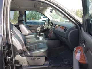 ✅ 2008 Chevrolet Silverado 1500 LTZ • VIN: 2GCEK13Y481168215 • Lot: 43609430. Wystawiony na IAAI z przebiegiem 166 880 mil. Bezpłatny archiwum sprzedaży aukcyjnych z USA i szczegółowy raport historii pojazdu na DreamBid. Zdjęcie 5.