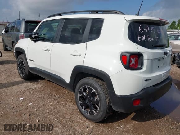 ✅ 2023 Jeep Renegade Latitude • VIN: ZACNJDB11PPP64019 • Лот: 42736502. Опубликован ранее на IAAI с пробегом 39 254 миль. Бесплатный доступ к архиву аукционных продаж из США и подробный отчёт об истории автомобиля на DreamBid. Изображение 3.