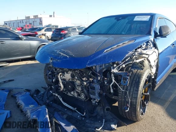 ✅ 2024 Lamborghini Urus Performante • VIN: ZPBUC3ZL3RLA30847 • Lot: 40935032. Listed on IAAI with Not provided. Free auction sales archive from the USA and detailed vehicle history report at DreamBid. Image 6.