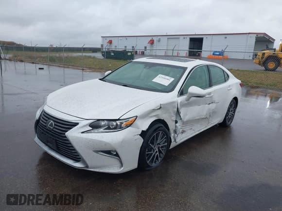 ✅ 2017 Lexus ES 350 • VIN: 58ABK1GG5HU072767 • Lot: 43506001. Wystawiony na IAAI z przebiegiem 76 809 mil. Bezpłatny archiwum sprzedaży aukcyjnych z USA i szczegółowy raport historii pojazdu na DreamBid. Zdjęcie 17.