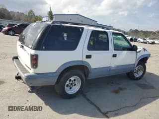 ✅ 1996 Chevrolet Blazer • VIN: 1GNCS13W2T2161527 • Lot: 44936175. Wystawiony na Copart z przebiegiem 291 219 mil. Bezpłatny archiwum sprzedaży aukcyjnych z USA i szczegółowy raport historii pojazdu na DreamBid. Zdjęcie 3.
