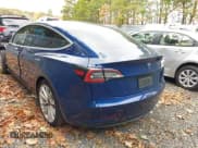 ✅ 2020 Tesla Model 3 Standard Range Plus • VIN: 5YJ3E1EAXLF661367 • Lot: 43453953. Wystawiony na IAAI z przebiegiem 57 173 mil. Bezpłatny archiwum sprzedaży aukcyjnych z USA i szczegółowy raport historii pojazdu na DreamBid. Zdjęcie 3.