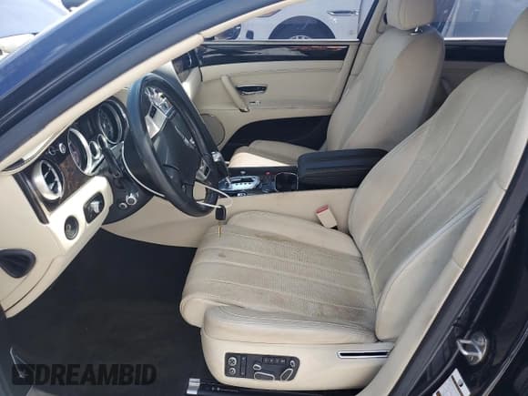 ✅ 2014 Bentley Flying Spur • VIN: SCBEC9ZA1EC094542 • Lot: 80836405. Wystawiony na Copart z przebiegiem 42 601 mil. Bezpłatny archiwum sprzedaży aukcyjnych z USA i szczegółowy raport historii pojazdu na DreamBid. Zdjęcie 7.