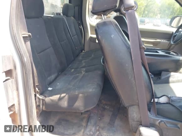 ✅ 2011 Chevrolet Silverado 2500HD • VIN: 1GB2KVCG0BZ409840 • Lot: 42557164. Wystawiony na IAAI z przebiegiem Nie podano. Bezpłatny archiwum sprzedaży aukcyjnych z USA i szczegółowy raport historii pojazdu na DreamBid. Zdjęcie 8.