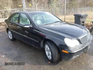 ✅ 2004 Mercedes-Benz C 240 • VIN: WDBRF81J24F470625 • Lot: 43911527. Wystawiony na IAAI z przebiegiem 172 488 mil. Bezpłatny archiwum sprzedaży aukcyjnych z USA i szczegółowy raport historii pojazdu na DreamBid. Zdjęcie 1.
