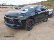 ✅ 2023 Chevrolet Blazer RS • VIN: 3GNKBKRS9PS213154 • Lot: 43599202. Wystawiony na IAAI z przebiegiem 59 133 mil. Bezpłatny archiwum sprzedaży aukcyjnych z USA i szczegółowy raport historii pojazdu na DreamBid. Zdjęcie 18.