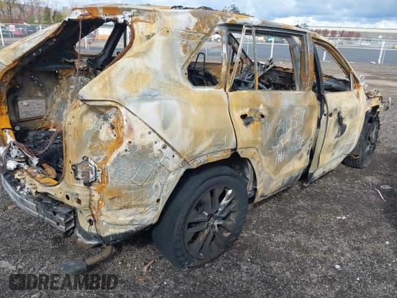 ✅ 2024 Toyota RAV4 XLE Premium • VIN: JTMA1RFV2RJ042850 • Lot: 43445242. Listed on IAAI with Not provided. Free auction sales archive from the USA and detailed vehicle history report at DreamBid. Image 4.