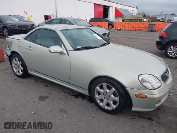 ✅ 2002 Mercedes-Benz SLK 230 Kompressor • VIN: WDBKK49F82F260243 • Лот: 41518786. Опубликован ранее на IAAI с пробегом 118 026 миль. Бесплатный доступ к архиву аукционных продаж из США и подробный отчёт об истории автомобиля на DreamBid. Изображение 1.