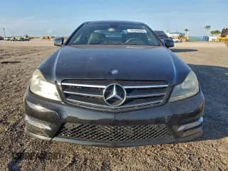 ✅ 2013 Mercedes-Benz C 250 • VIN: WDDGJ4HB5DG067673 • Lot: 94340205. Wystawiony na Copart z przebiegiem 89 754 mil. Bezpłatny archiwum sprzedaży aukcyjnych z USA i szczegółowy raport historii pojazdu na DreamBid. Zdjęcie 5.