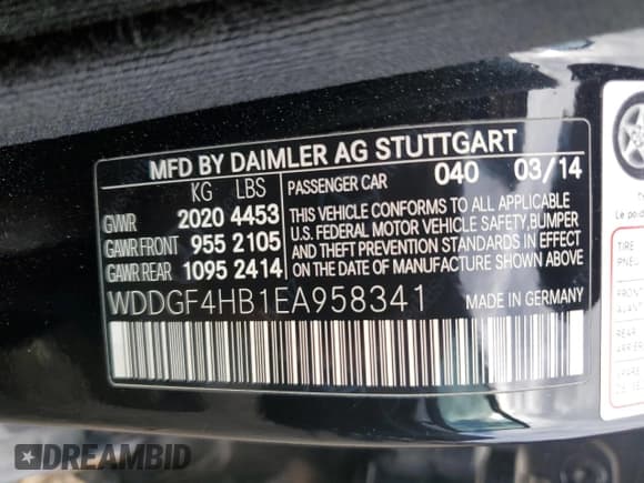 ✅ 2014 Mercedes-Benz C 250 Sport • VIN: WDDGF4HB1EA958341 • Lot: 92108755. Listed on Copart with 62,093 mi. Free auction sales archive from the USA and detailed vehicle history report at DreamBid. Image 12.