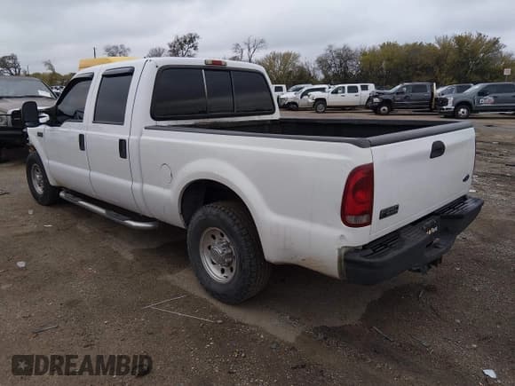 ✅ 2001 Ford F-250 XL • VIN: 1FTNW20F81EB73483 • Лот: 43791923. Опубликован ранее на IAAI с пробегом 406 446 миль. Бесплатный доступ к архиву аукционных продаж из США и подробный отчёт об истории автомобиля на DreamBid. Изображение 3.
