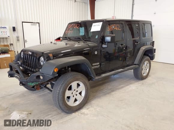 ✅ 2015 Jeep Wrangler Unlimited Freedom • VIN: 1C4BJWDG6FL581382 • Lot: 38871262. Wystawiony na IAAI z przebiegiem 116 284 mil. Bezpłatny archiwum sprzedaży aukcyjnych z USA i szczegółowy raport historii pojazdu na DreamBid. Zdjęcie 23.
