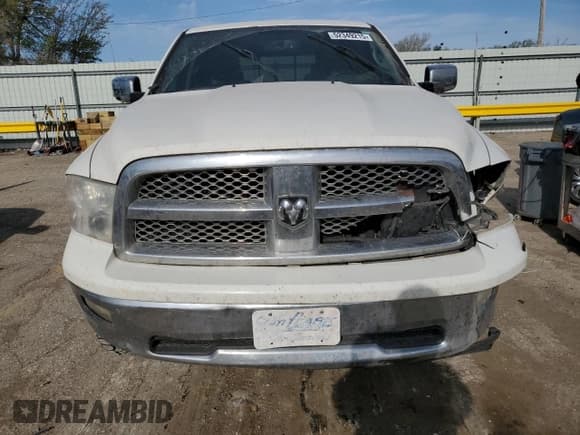 ✅ 2009 Dodge 1500 SLT • VIN: 1D3HV13T89S703922 • Lot: 52349215. Wystawiony na Copart z przebiegiem 303 264 mil. Bezpłatny archiwum sprzedaży aukcyjnych z USA i szczegółowy raport historii pojazdu na DreamBid. Zdjęcie 5.