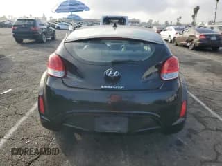 ✅ 2013 Hyundai Veloster w/Black Int • VIN: KMHTC6AD4DU120953 • Lot: 86606344. Wystawiony na Copart z przebiegiem 77 867 mil. Bezpłatny archiwum sprzedaży aukcyjnych z USA i szczegółowy raport historii pojazdu na DreamBid. Zdjęcie 6.