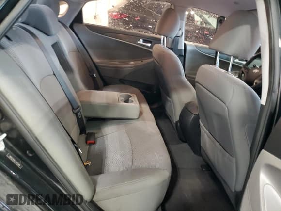 ✅ 2013 Hyundai Sonata GLS • VIN: 5NPEB4AC7DH576080 • Lot: 82760195. Listed on Copart with 110,556 mi. Free auction sales archive from the USA and detailed vehicle history report at DreamBid. Image 10.